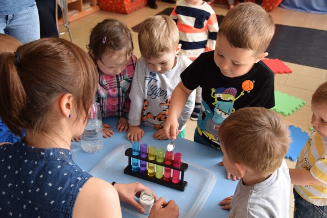 W bibliotece już drugi rok odbywają się zajęcia „Bajkoteki” dla najmłodszych czytelników w wieku 2-4 lata
