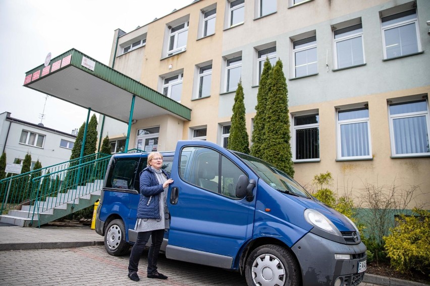 Marlena Banel kieruje Gminnym Ośrodkiem Pomocy Społecznej i...