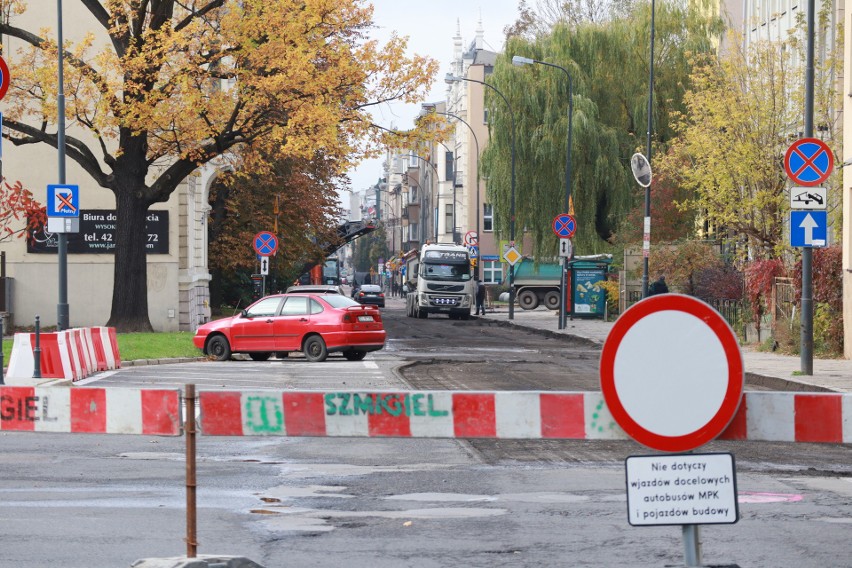 Wjazd w ul. Jaracza od strony Sterlinga jest niemożliwy