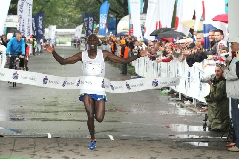 Maraton Wrocław 2013 - [WYNIKI, ZDJĘCIA Z METY, KLASYFIKACJA ZAWODNIKÓW, CZASY]