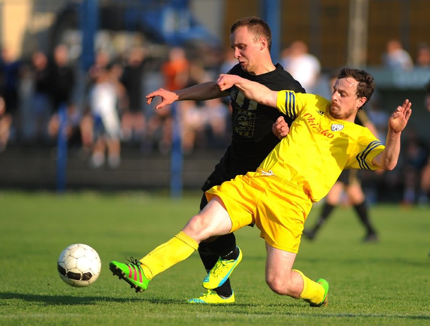 Klasa O Krosno: Czarni Jasło pokonali u siebie LKS Skołyszyn 2:0. To rewanż za rundę jesienną [ZDJĘCIA]