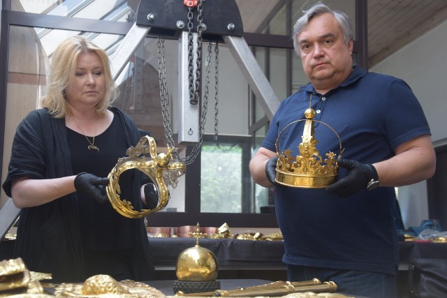 Agnieszka i Tomasz Trzosowie odnawiają sarkofagi Władysława IV Wazy i jego żony Cecylii Renaty