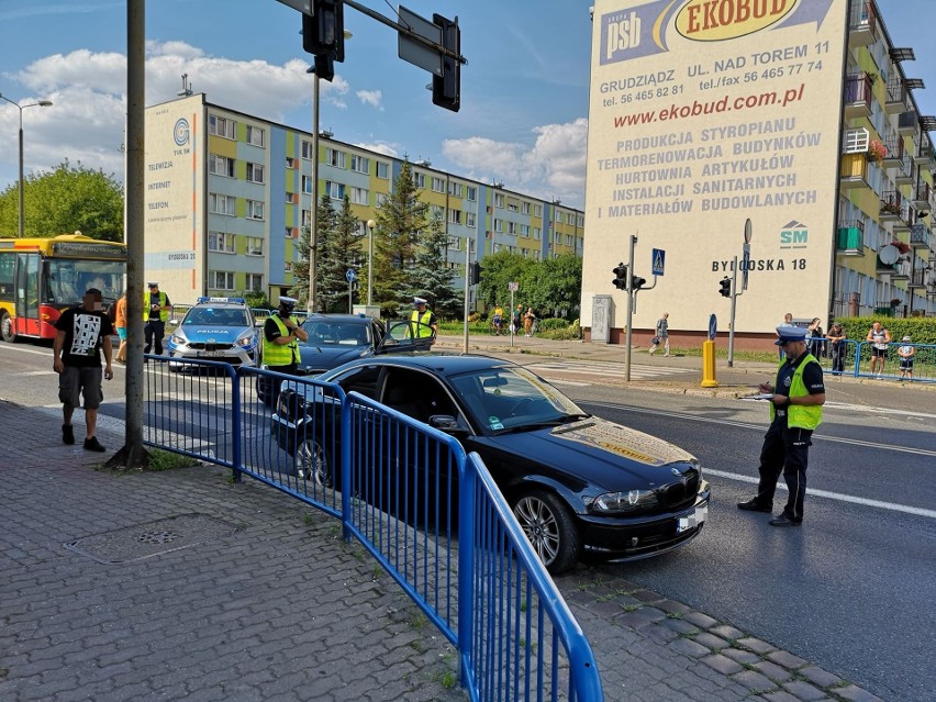 Potrącenie na ul. Bydgoskiej w Grudziądzu. 74-latek trafił do szpitala