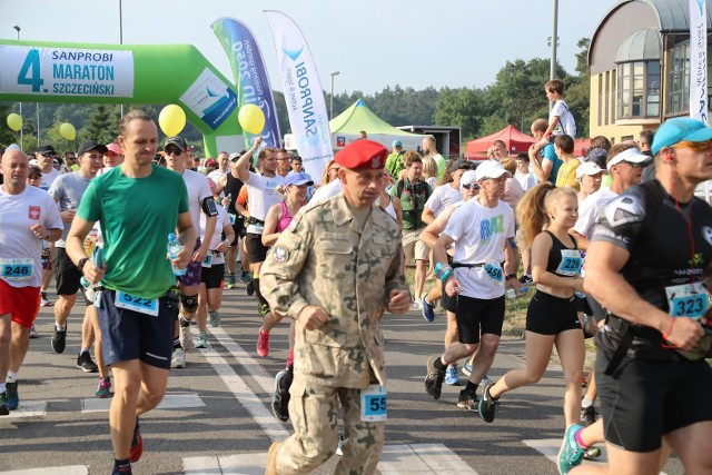 Start do 4. Maratonu Szczecińskiego w Policach.