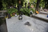 Dewastacja grobu Jerzego Ziętka. Sprawcy nieznani - wandale czy to polityka?