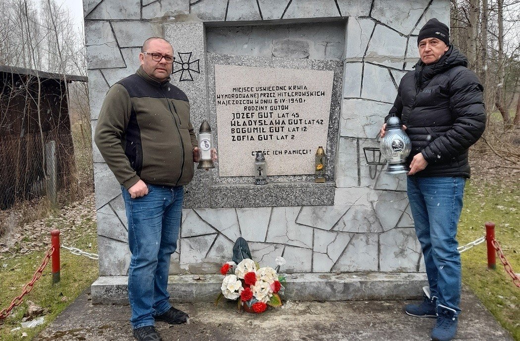 Tak uczczono pamięć o rodzinie Gutów ze Stąporkowa. Zobacz zdjęcia | Echo  Dnia Świętokrzyskie