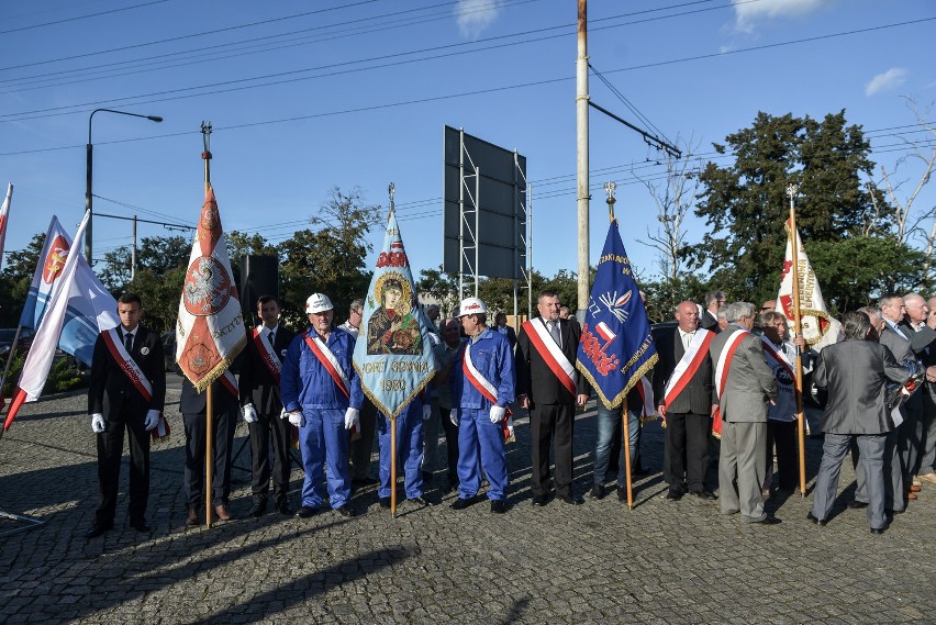 Uroczystości pod pomnikiem Ofiar Grudnia '70