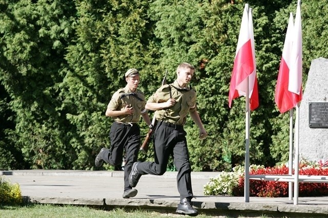 Obrona wieży spadochronowej w Katowicach 2013