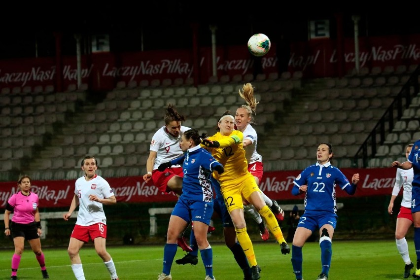 El. Euro 2021. Polska - Mołdawia 5:0. Sikora & Pajor show - strzelanina w prezencie na Dzień Kobiet