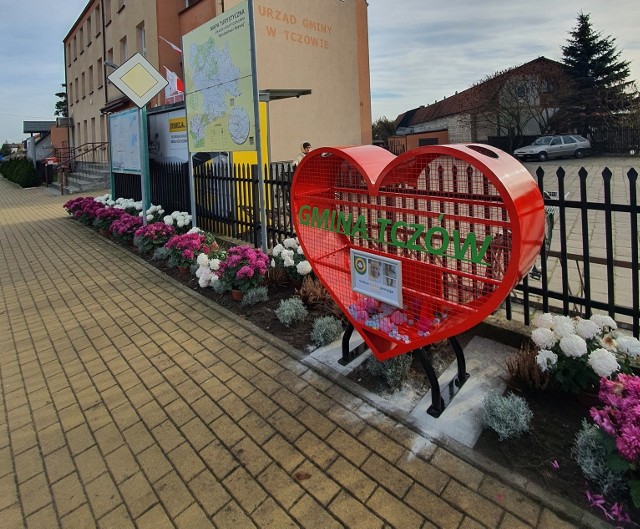 Ekoserce pojawiło się przed Urzędem Gminy w Tczowie w ostatni czwartek, 19 listopada.