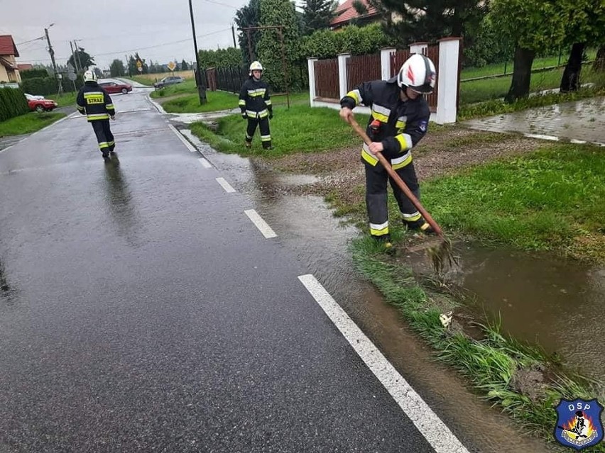 Interwencje strażaków po opadach deszczu w powiecie...
