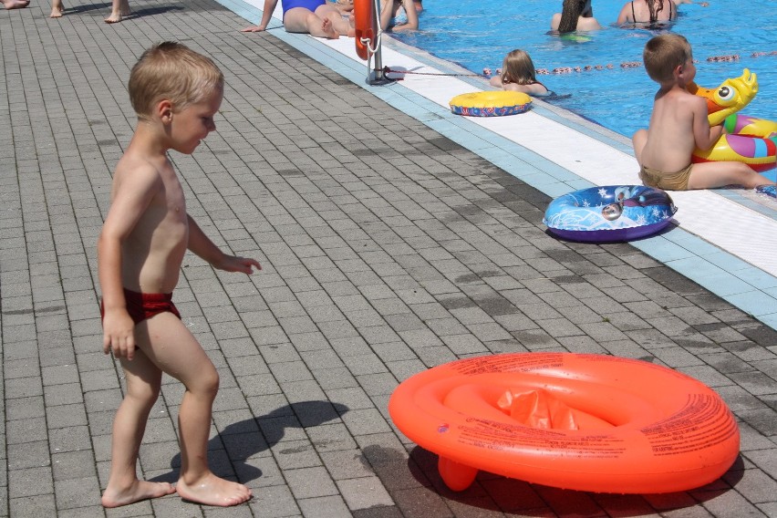 Frekwencja w dniu otwarcia kąpieliska była duża