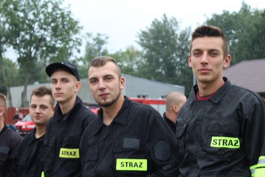 Powiatowe zawody strażackie w Karniewie [ZDJĘCIA, WIDEO]
