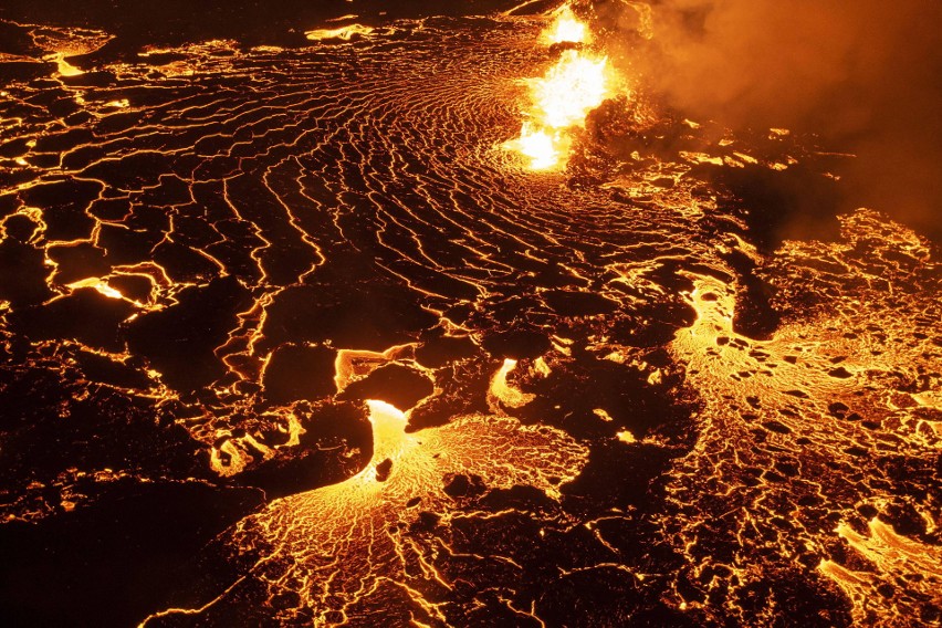 Erupcja wulkanu Fagradalsfjall. Spektakularne zdjęcia...