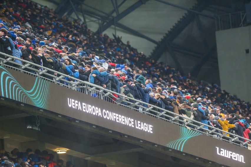 Liga Konferencji. Cały stadion Lecha zrobił "Poznań" w 19 minucie i 22 sekundzie meczu z Fiorentiną. Nikt nie widział bramki [ZDJĘCIA]