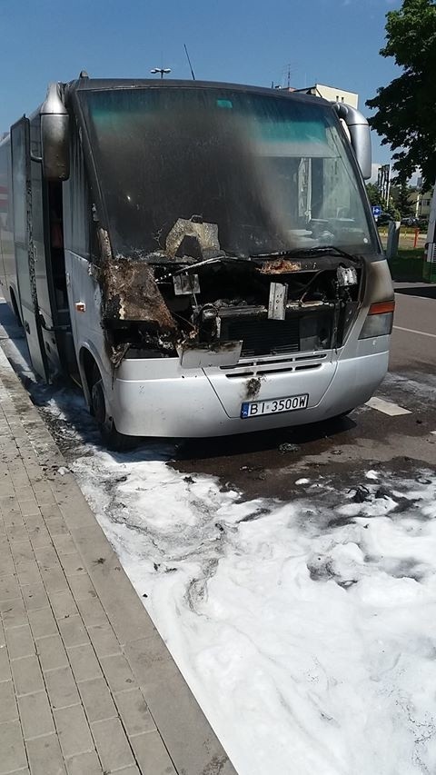 Na miejsce udały się zastępy straży pożarnej, które szybko...