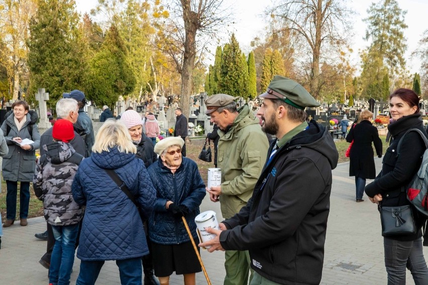 Wielka kwesta na renowację zabytkowych nagrobków na Cmentarzu Farnym w Białymstoku (zdjęcia)