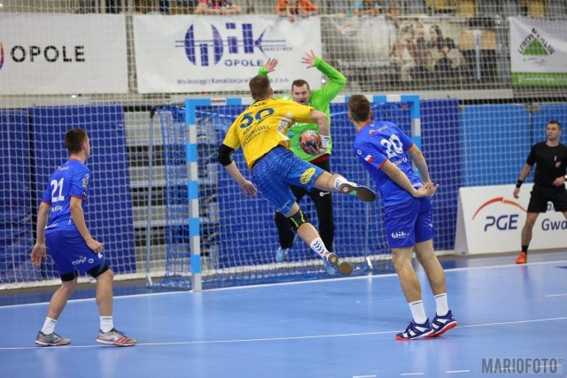 Gwardia Opole przegrała z Vive Kielce 26-36.