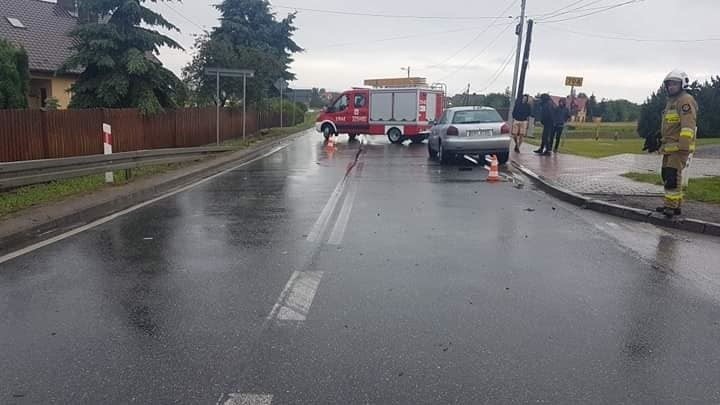 Wypadek w Cianowicach. Zablokowana droga wojewódzka i jedna osoba ranna