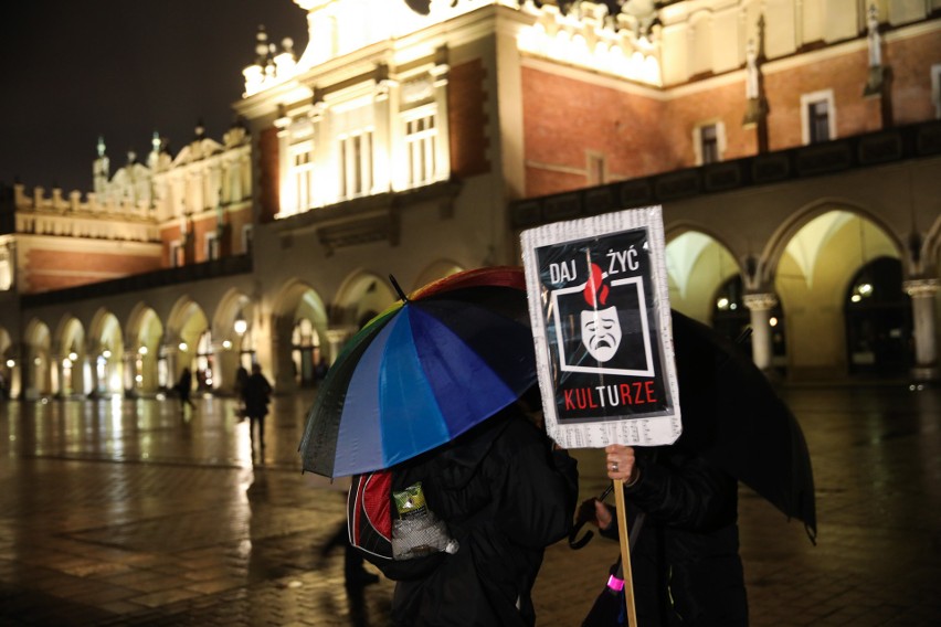 Protest Kobiet. Dziś w Krakowie "spacer" środowisk artystycznych i kreatywnych 