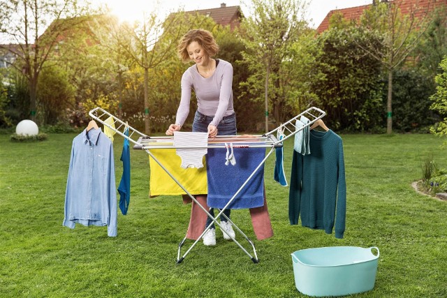 Sposoby na pachnące pranie – jak prać ubrania, by pachniały ładnie, świeżo  i długo | RegioDom