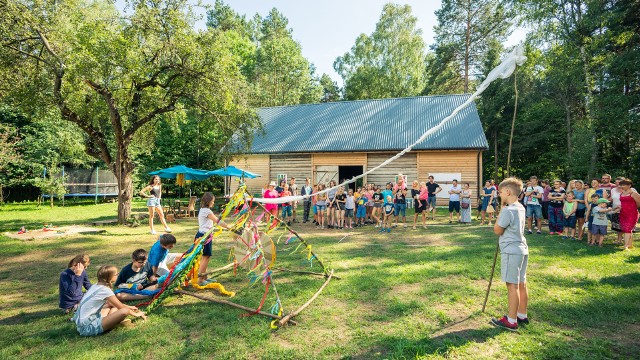 Ośrodek Solniki 44 (położone w lesie i zaadaptowane na potrzeby placówki kulturalnej siedlisko) ma przeobrazić się w tętniący artystyczną energią Klub