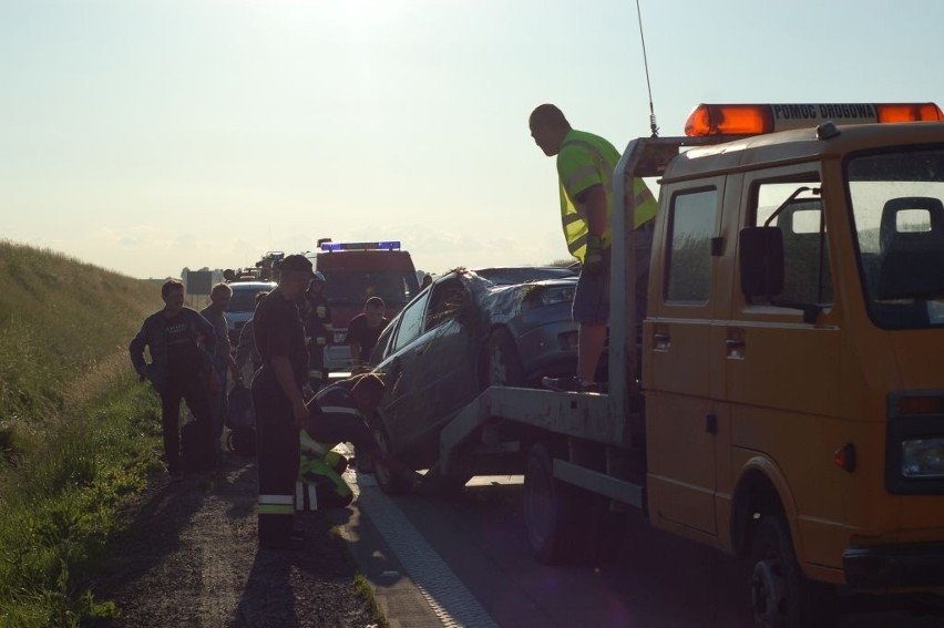 Autostrada A4: Wypadek, kierowca wjechał do rowu, bo nie zauważył korka (ZDJĘCIA)