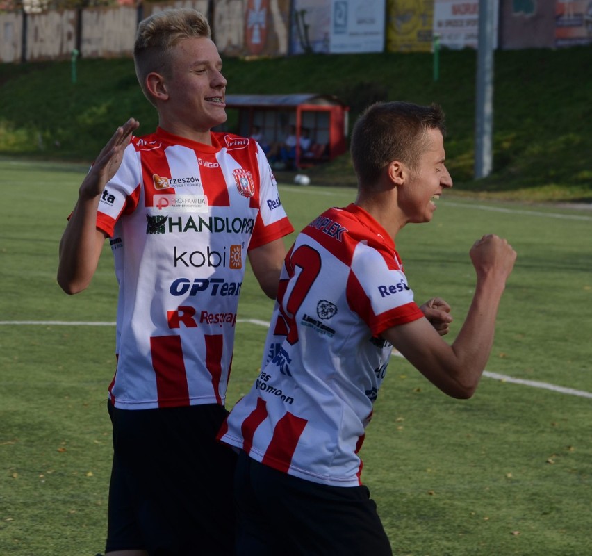 Resovia pokonała u siebie Juventę Starachowice 4:1 i...