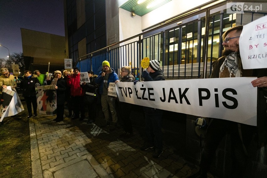 Szczecin: "Telewizja kłamie". Manifestacja przed siedzibą TVP