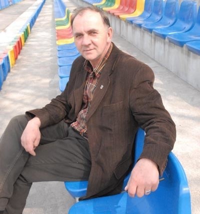 - Chcemy, żeby nasz stadion był nadal kameralny, ale z prawdziwego zdarzenia - zapowiada Mirosław Kamiński