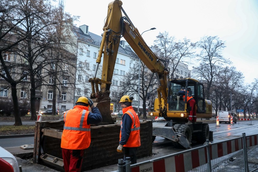 Na al. Słowackiego trwają prace i tworzą się duże korki