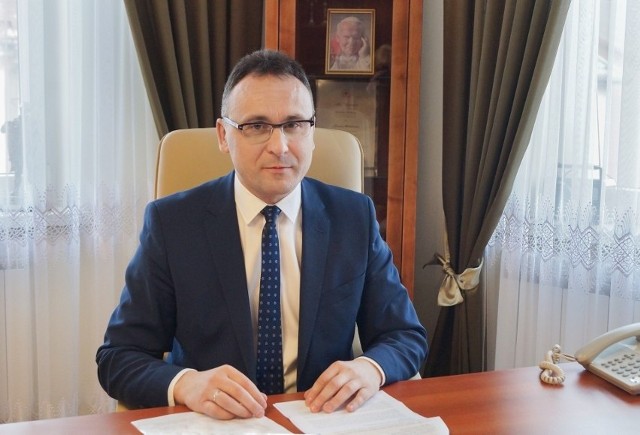Tomasz Matlakiewicz, burmistrz miasta i gminy Przysucha został  Samorządowcem Roku 2022 w powiecie przysuskim