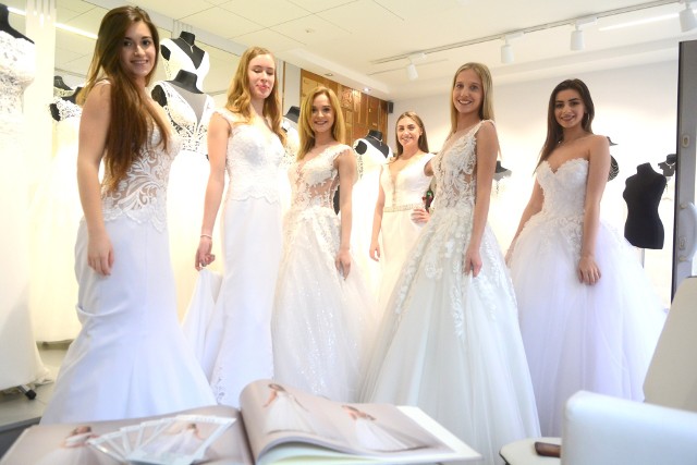 Przygotowania do gali finałowej tegorocznego konkursu Miss Ziemi Radomskiej 2019 są już niemal na ostatniej prostej. Kandydatki przymierzały suknie ślubne w salonie Impressja.