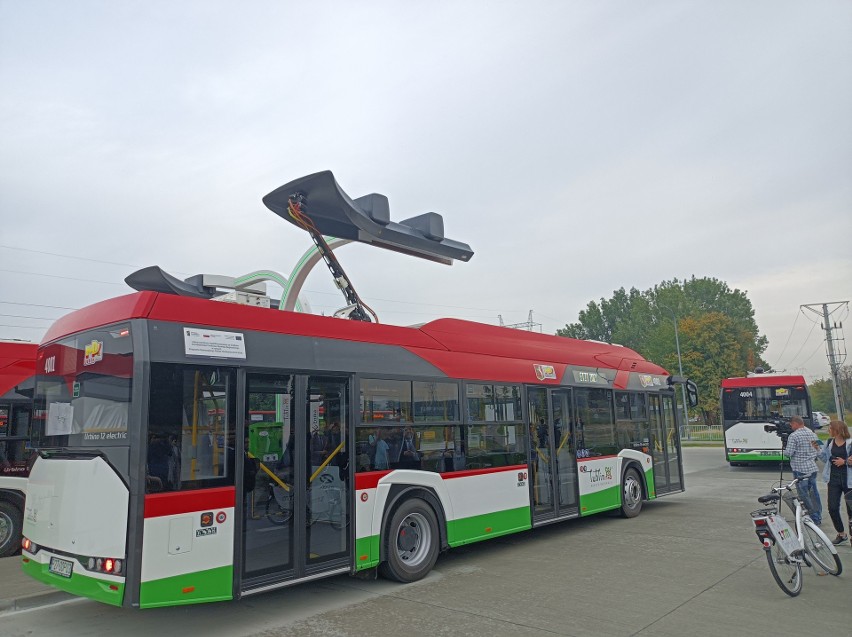 Lublin. W autobusie grypy i „covidu” nie złapiesz. Lampy UV-C mają się rozprawić z wirusami i bakteriami 