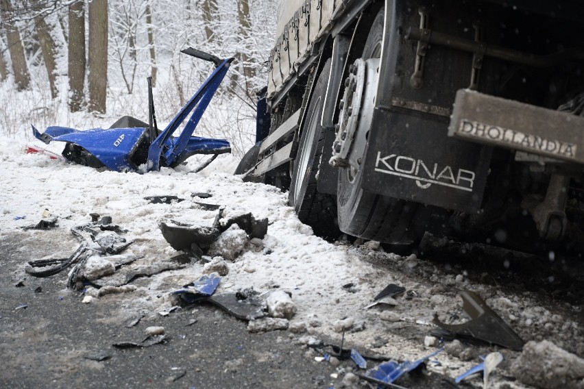 Do zdarzenia doszło około godz. 14 na 16 km drogi krajowej...