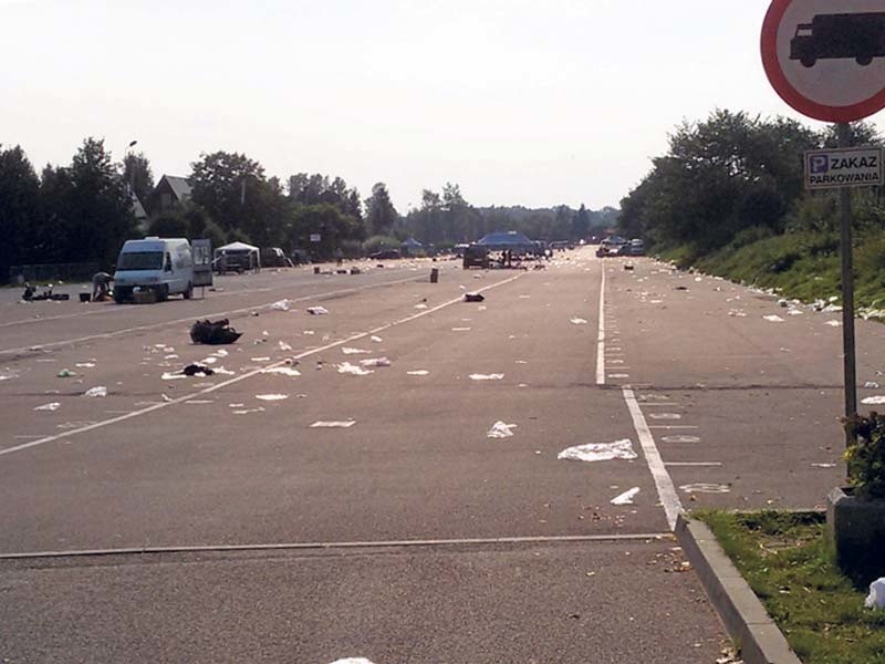 Każde zdjęcie z bałaganem, ze śmieciami w roli głownej...