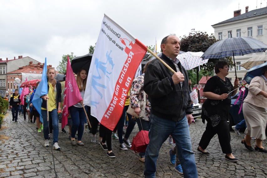 Marsz dla Życia i Rodziny przeszedł ulicami Bielska-Białej ZDJĘCIA