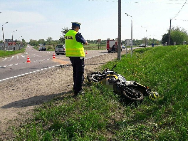 Dzisiaj, po godzinie 9, dyżurny KMP w Łomży otrzymał informacje o zdarzeniu drogowym w rejonie miejscowości Piątnica na ul. Jedwaibieńskiej.