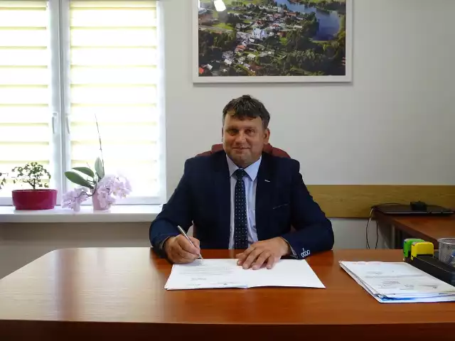 Arkadiusz Guba wójt gminy Sieciechów zarabia blisko 14 tysięcy złotych.