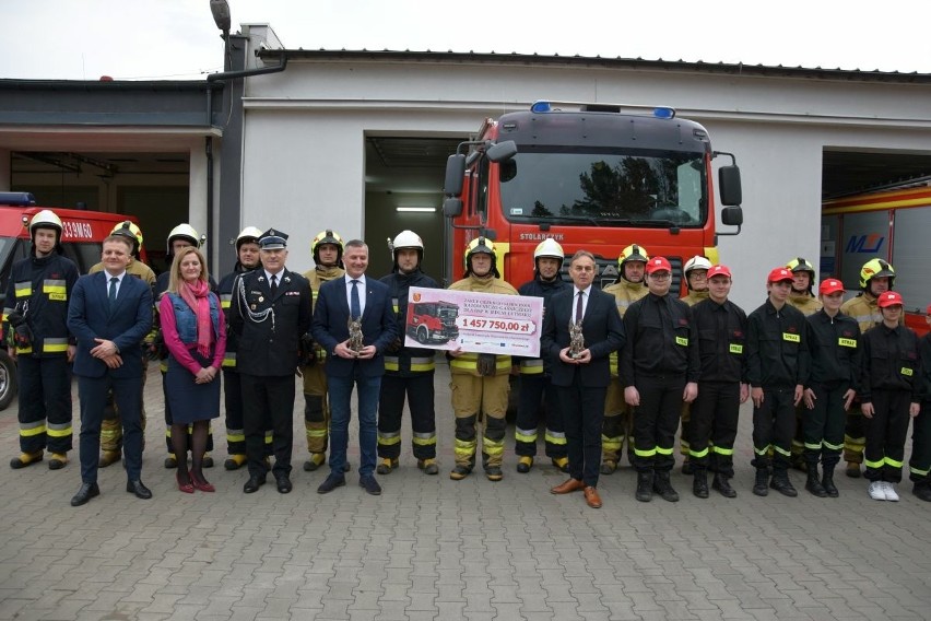 Ochotnicza Straż Pożarna z Jedlni-Letniska będzie miała nowy wóz strażacki. Jest wielkie dofinansowanie na zakup pojazdu