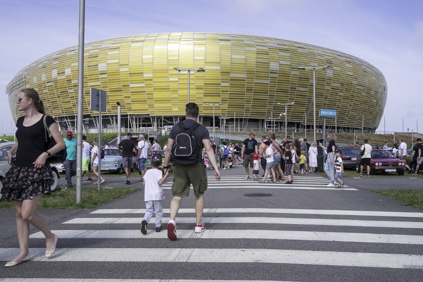 „Rozpoczęcie wakacji klasycznie” pod gdańskim stadionem...