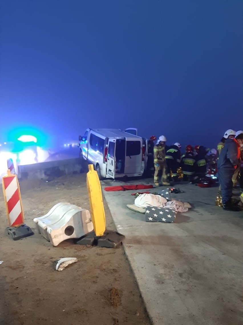 Wypadek na DK 1 między Radomskiem a Kamieńskim. Bus uderzył...