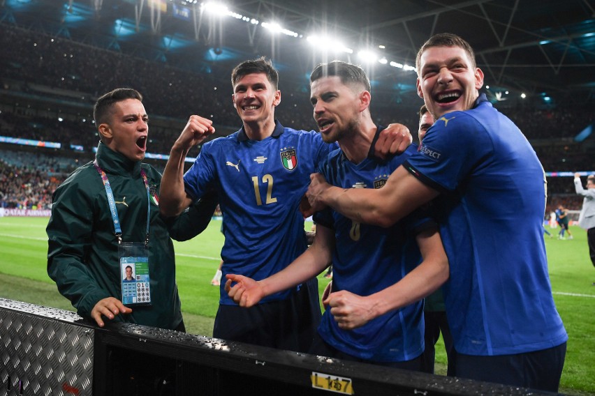 Euro 2020. Skrót meczu 1/2 finału Włochy - Hiszpania 1:1, 4:2 k. [WIDEO]