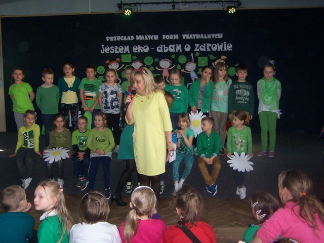 Dyrektor Szkoły Podstawowej nr 3 w Tarnobrzegu Anetta Martyniuk była pod wrażeniem talentów przedszkolaków.