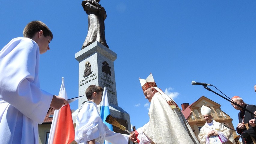 Św. abp Bilczewski ma swój pomnik w Wilamowicach ZDJĘCIA