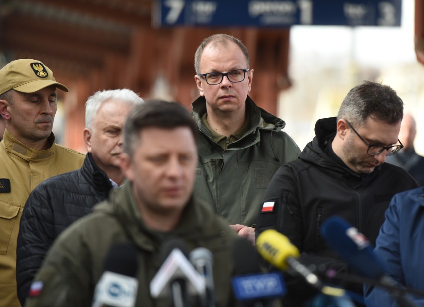 Przemyśl. Gotowy jest pociąg do transportu rannych na Ukrainie. Minister Adamczyk: Darmowe przejazdy pociągami InterCity dla ob. Ukrainy