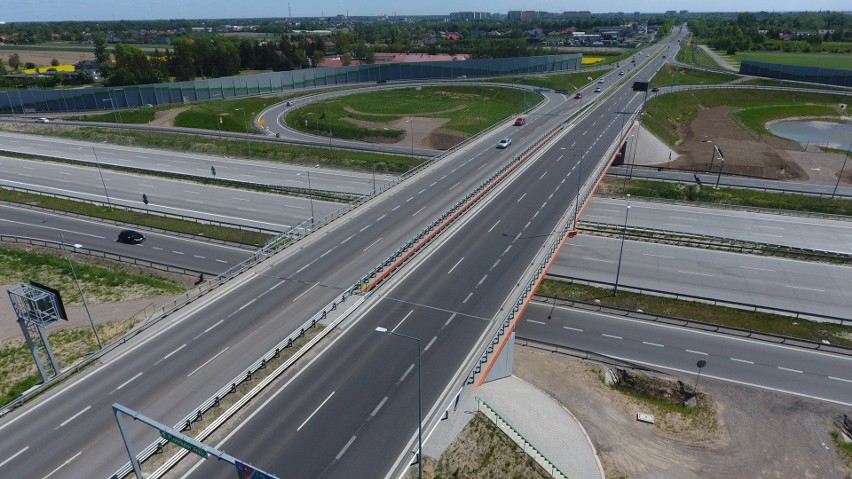 Nowe odcinki A1 w województwie śląskim i łódzkim zyskują...