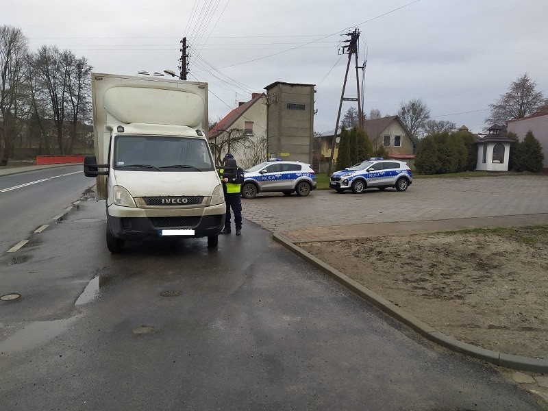 Akcja w powiecie stargardzkim. Policja wlepiła 8 mandatów. Zatrzymała też poszukiwanego do odbycia kary więzienia