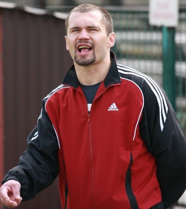 Tomasz Szmuc przez pięć sezonów reprezentował barwy Tłoków Gorzyce, trener jest trenerem czwartoligowej drużyny Pogoni Leżajsk.