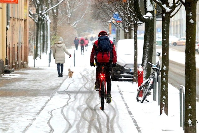 Kolejne dni to wciąż możliwe opady śniegu i deszczu, a w nocy srogi mróz, miejscami dochodzący do minus 11 stopni Celsjusza.